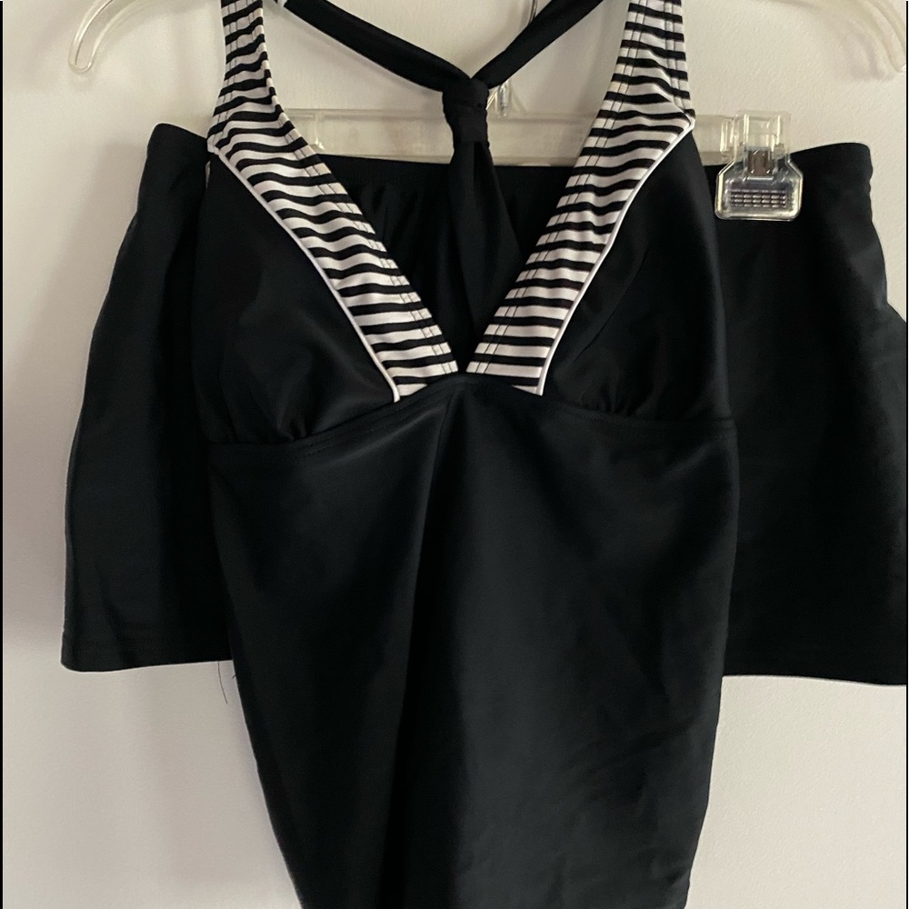 Aqua Couture 2pc Tankini swimming Suit set.